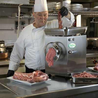 Профессиональная мясорубка из нержавеющей стали “Fama Industrie” TI 32 R PRO (FTI138RP) Профессиональная мясорубка из нержавеющей стали “Fama Industrie” TI 32 R PRO (FTI138RP)