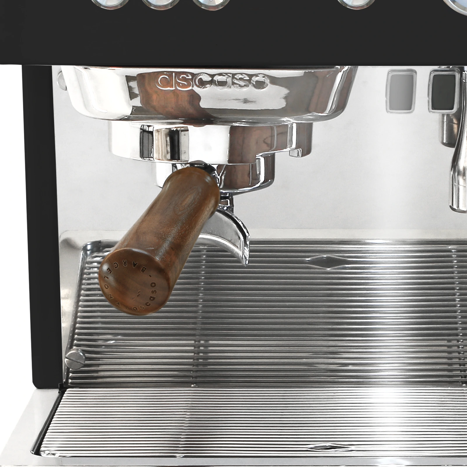 Black „Ascaso“ Baby T ONE: brew group and walnut-handled portafilter