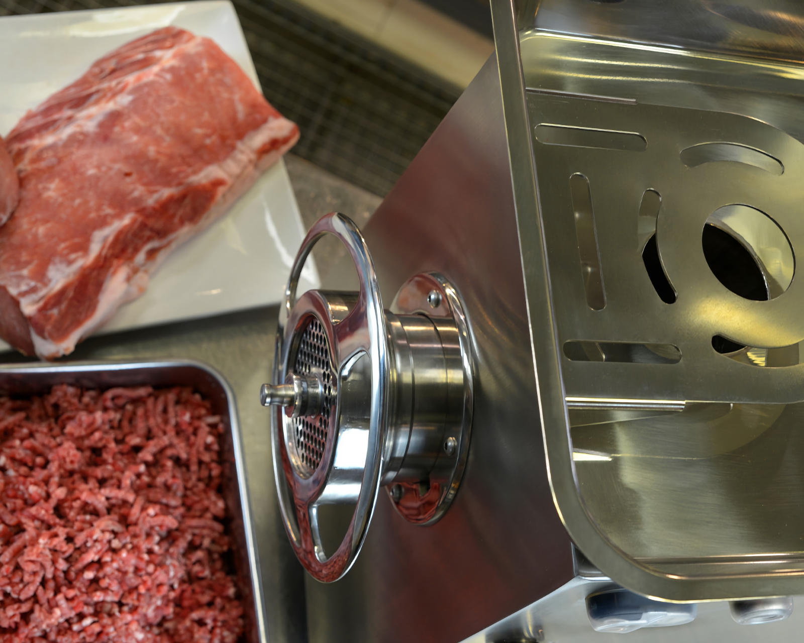 Режущий блок FAMA TI 32 R PRO крупным планом